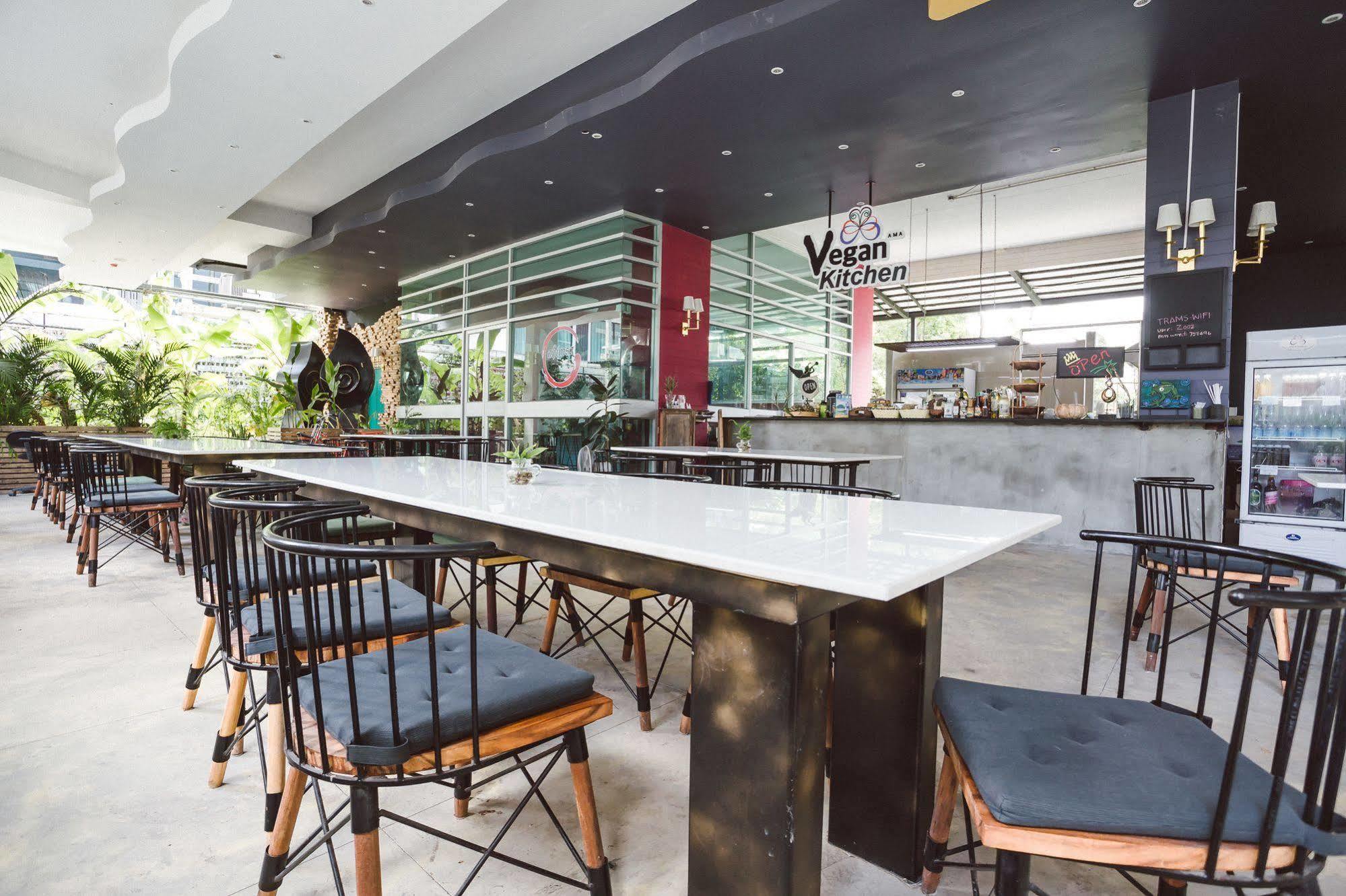 Icheck Inn Trams Square Chiang Mai Exterior photo