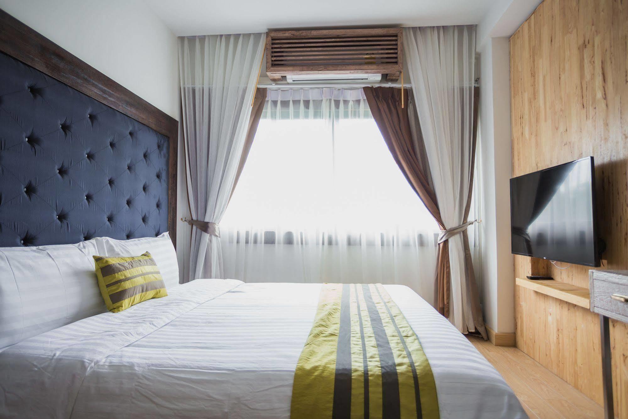 Icheck Inn Trams Square Chiang Mai Exterior photo