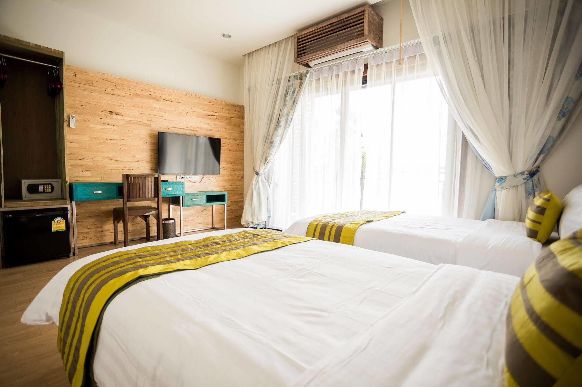 Icheck Inn Trams Square Chiang Mai Exterior photo