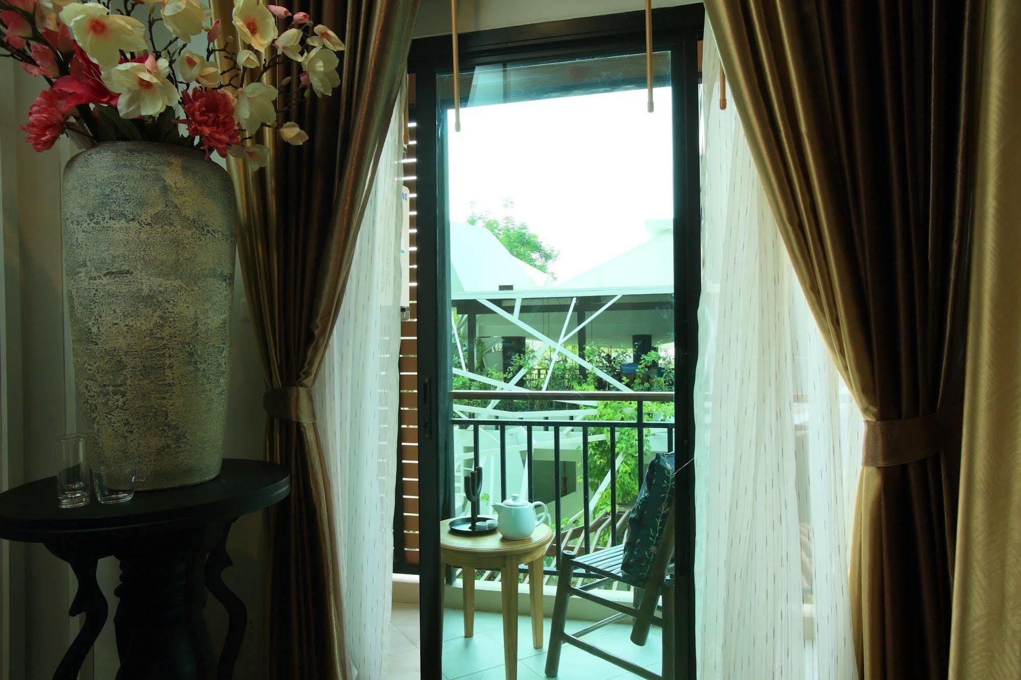 Icheck Inn Trams Square Chiang Mai Exterior photo